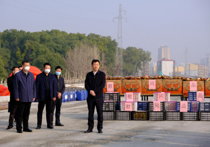 市委常委、副市長(zhǎng)肖云走訪慰問(wèn)丹霞路項(xiàng)目一線工人